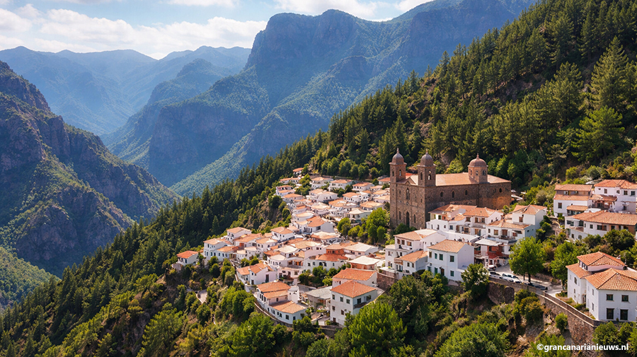 Het perfecte dorp op de Canarische Eilanden voor klimmen, wandelen en speleologie