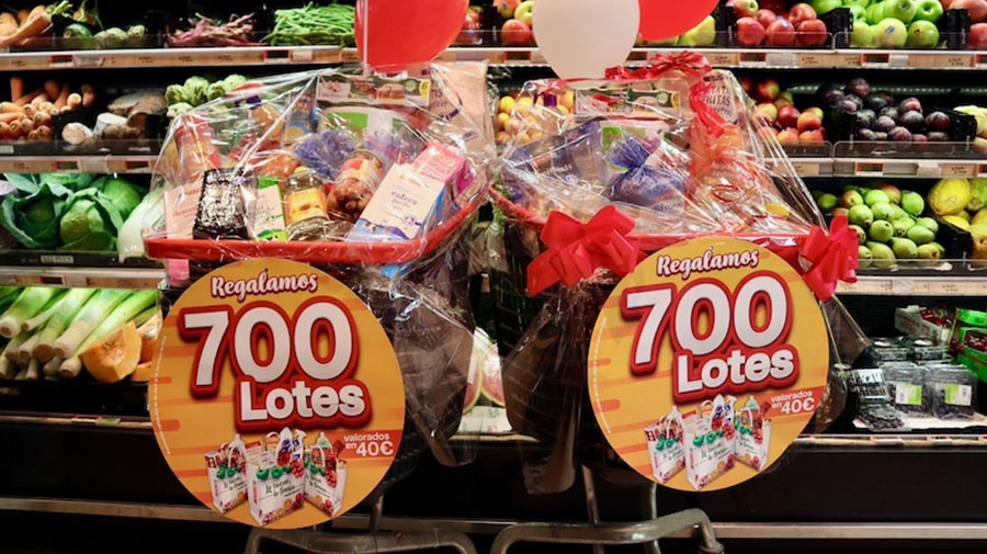SPAR Gran Canaria geeft 700 productpakketten weg aan zijn klanten