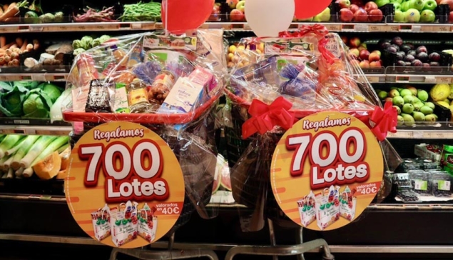 SPAR Gran Canaria geeft 700 productpakketten weg aan zijn klanten