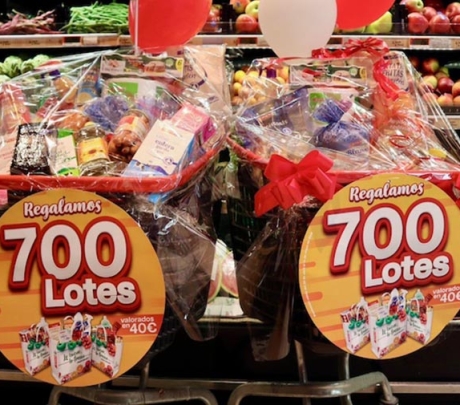 SPAR Gran Canaria geeft 700 productpakketten weg aan zijn klanten