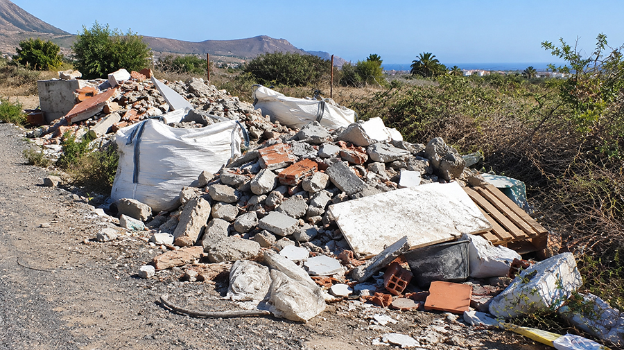 San Bartolomé de Tirajana verwijdert in minder dan een maand meer dan 147 ton bouwafval van illegale stortplaatsen