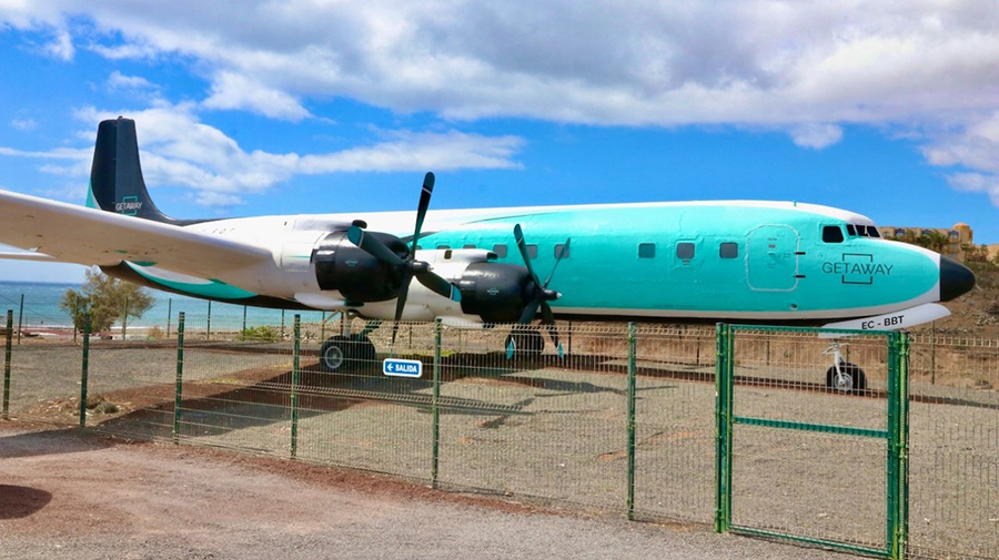 Douglas DC 7
